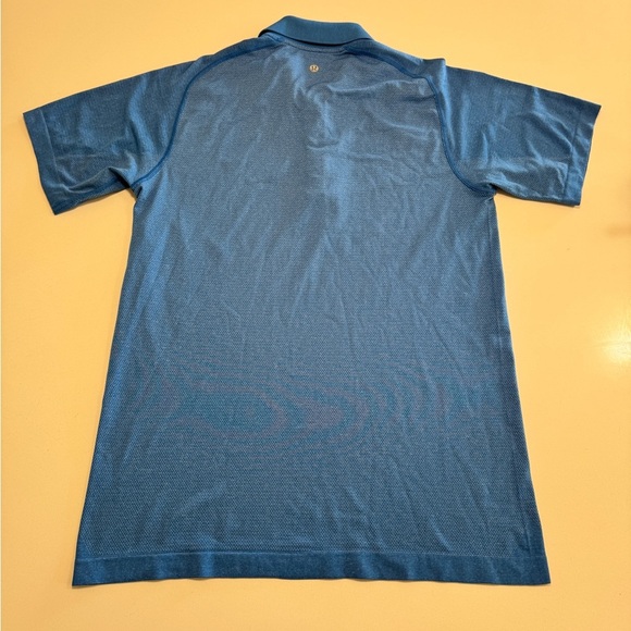 Lululemon Polo Shirt Mens Size Medium Color Blue Performance Short Sleeve Golf - Picture 2 of 8
